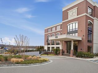 10 Shore Road #108, Glenwood Landing, NY 11547