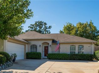 4904 Landrun Ln, Arlington, TX 76017