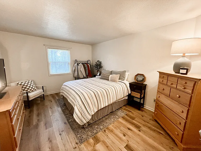 25463 Baker St — Photo 4