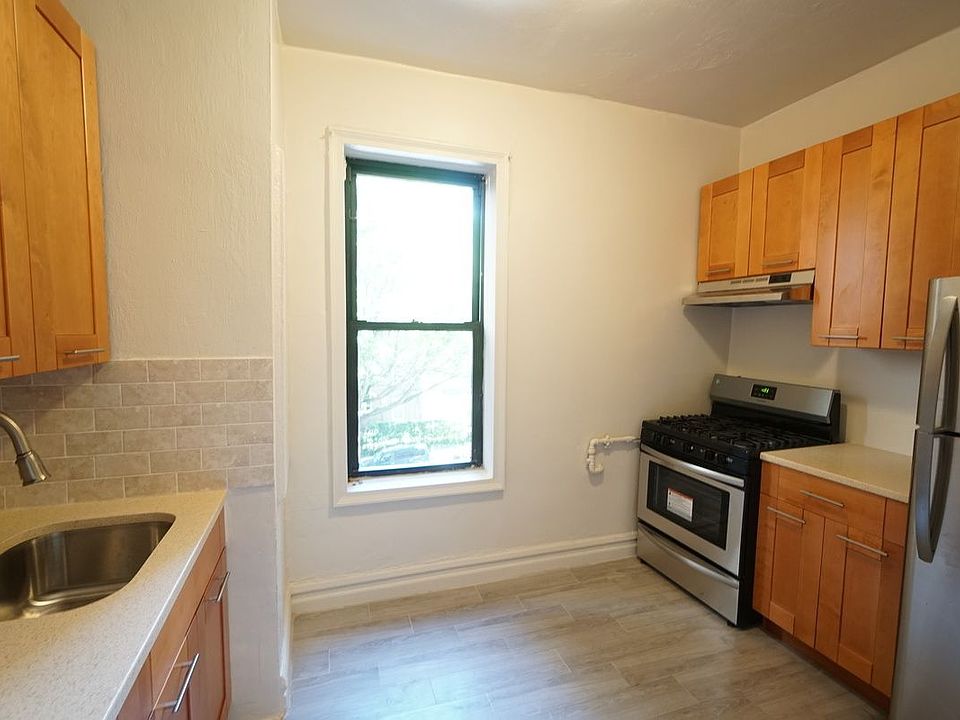 2nd image of 6824 Colonial Rd #3A