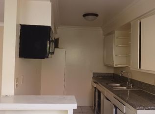 389 N Oakland Ave APT 4, Pasadena, CA 91101