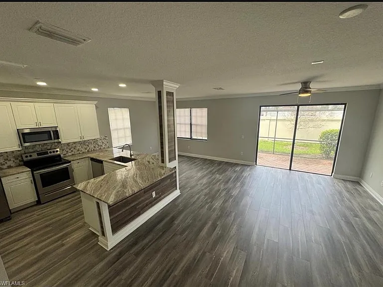 7614 Bristol Cir — Photo 12