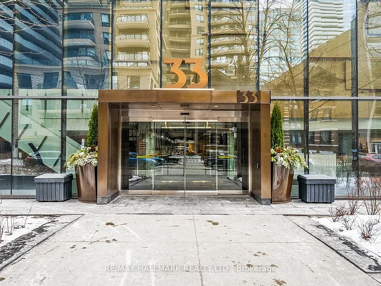 33 Charles St E #2908 — Photo 2