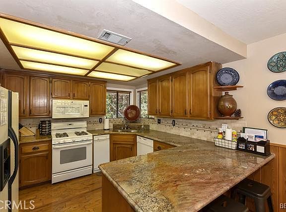 4th image of 229 N Fairway Dr