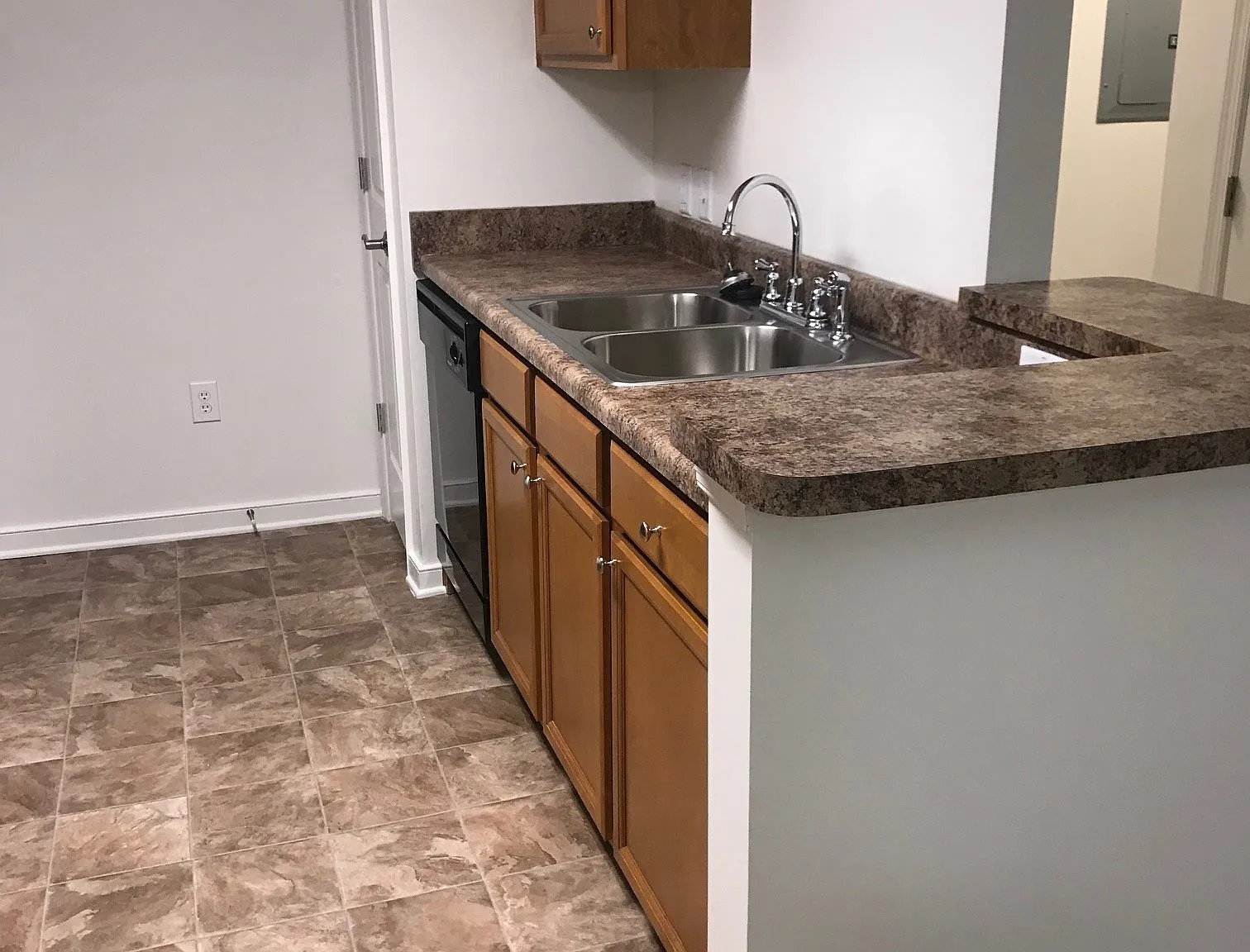 2 bed, 970 sqft, $1,625 — Photo 4