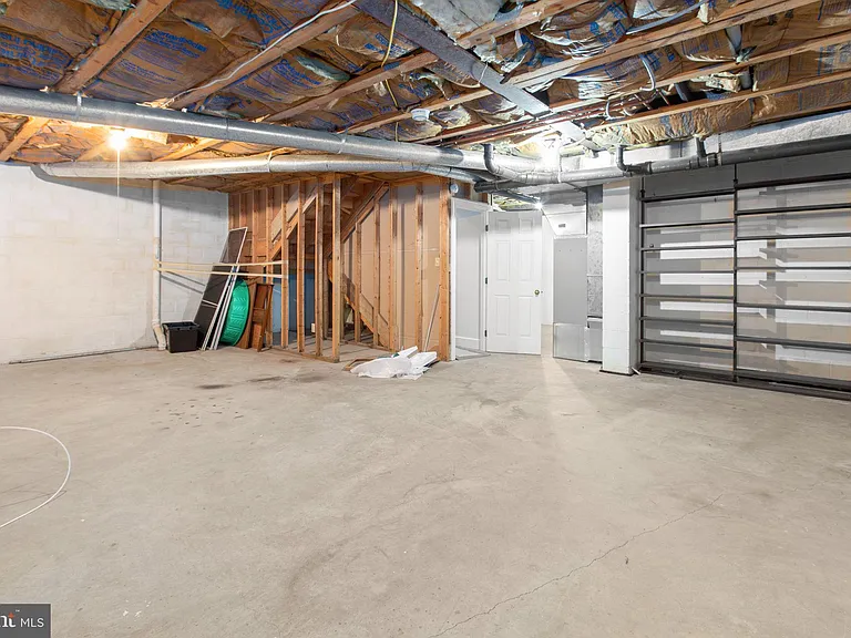 1011 Charles St #C — Photo 49
