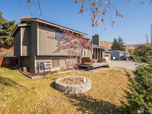 2nd image of 725 Vista View Pl