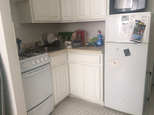2nd image of 17 E 7th St APT 2D
