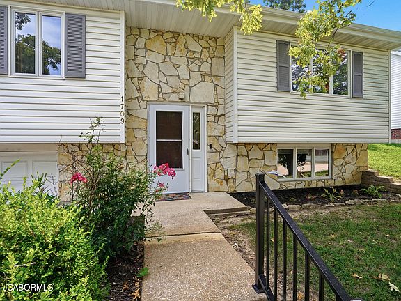 2nd image of 1709 Bunker Hill Rd