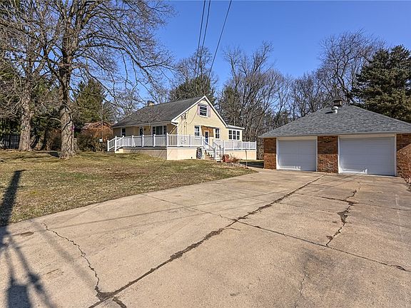 4th image of 108 Maude Davis Ln