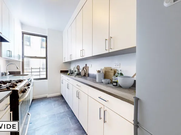 31-43 Steinway Avenue image 4 of 8