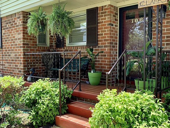 2nd image of 106 Hackberry Dr