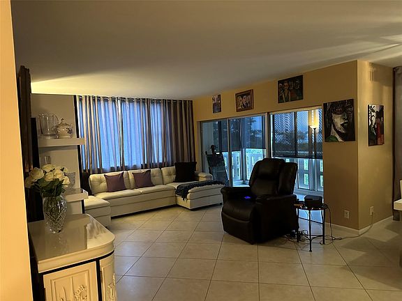 2nd image of 4330 Hillcrest Drive #411