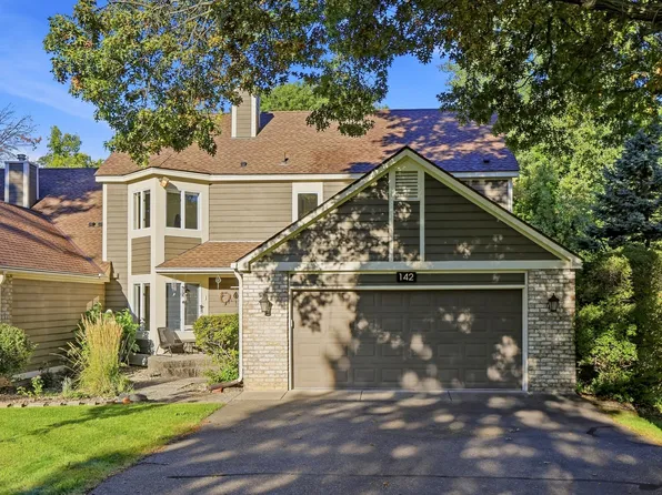 142 Wildwood Bay Dr, Saint Paul, MN 55115