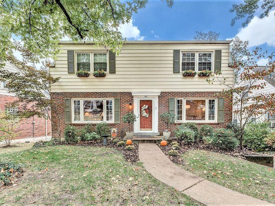 1st image of 64 Chafford Woods Dr