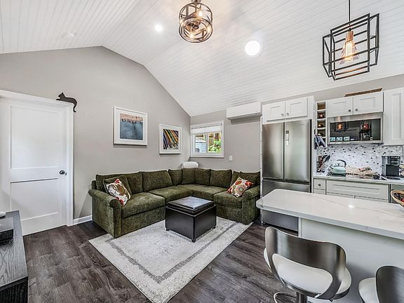 4th image of 35616 Oakleigh Ave