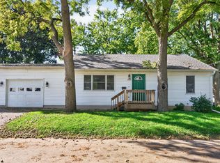 223 Ellen St, Sycamore, IL 60178