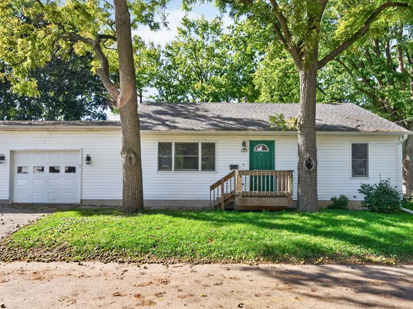 223 Ellen St, Sycamore, IL 60178
