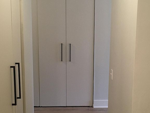5th image of 899 S Plymouth Ct APT 1002