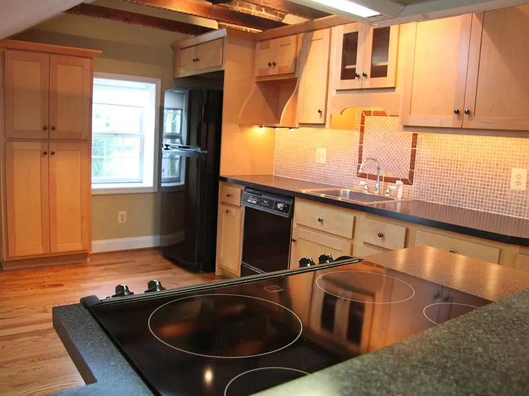 718 N Stokes St #C — Photo 6
