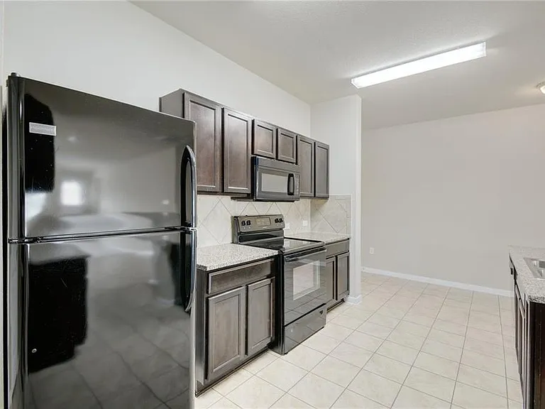 5817 Roderick Dr — Photo 12