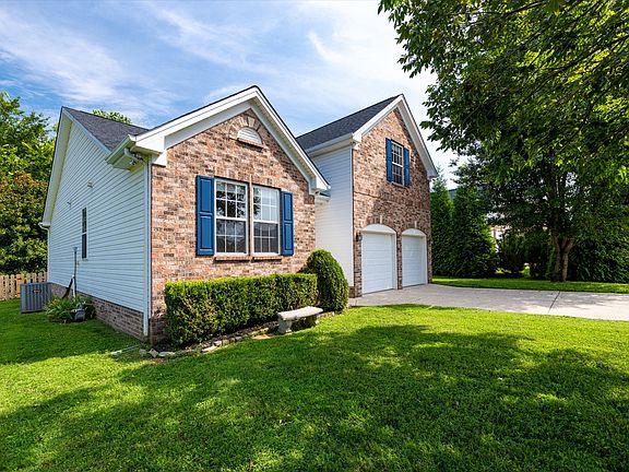 3rd image of 440 Creekside Ln