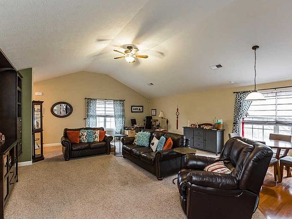 2nd image of 516 Ficus Ct