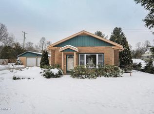 1622 Ten Mile Rd NE, Comstock Park, MI 49321