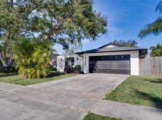 13469 Sol Vista Dr, Largo, FL 33774