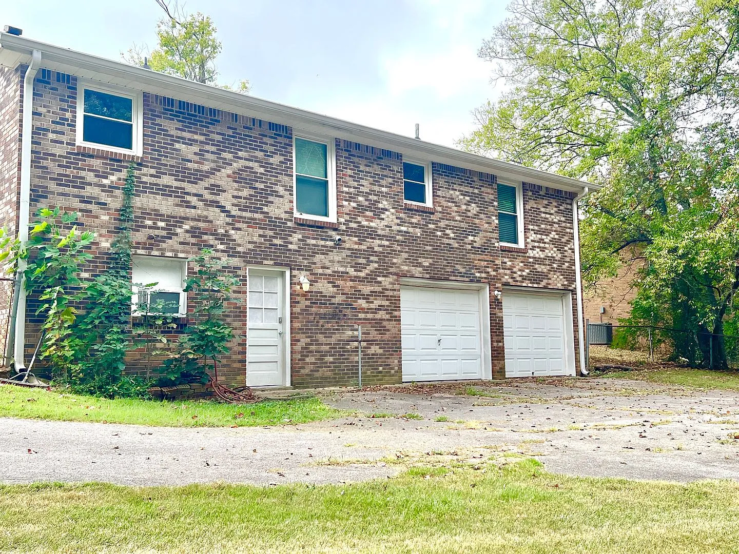 609 Chrisman Dr — Photo 3