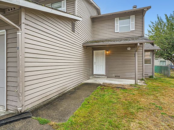 4th image of 2025 C St SE #B