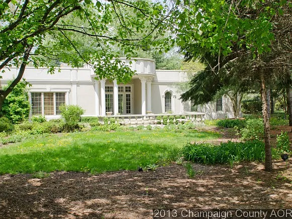 3912 Clubhouse Dr photo 1