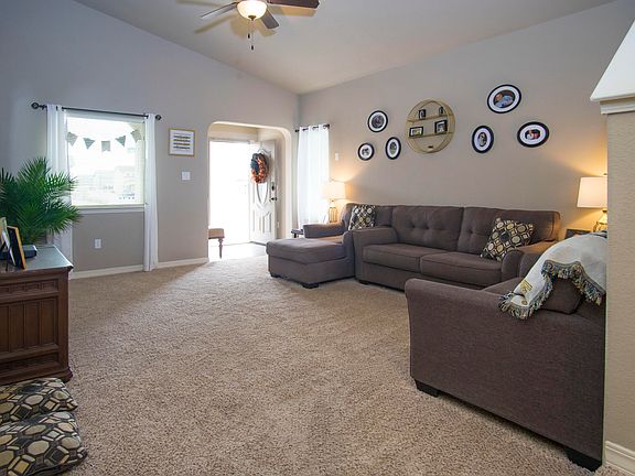 5th image of 3801 Loma Adriana Dr