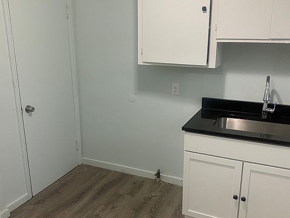 5th image of 524 Marquette Dr