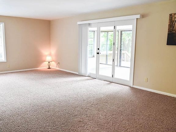 3rd image of 186 Parker Ln