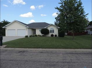 903 4th Ave SE, Pipestone, MN 56164