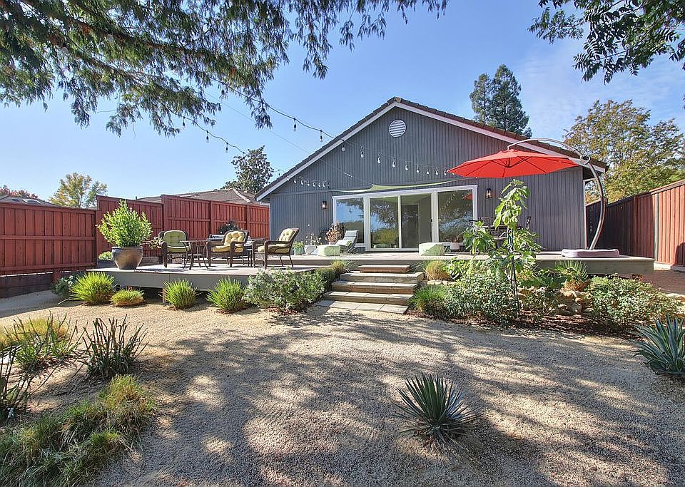 2nd image of 4252 Walali Way