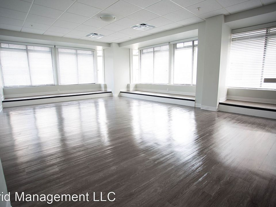 2nd image of 507 Main St #704