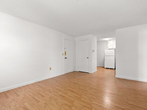 3rd image of 61 Storey Ave APT 17
