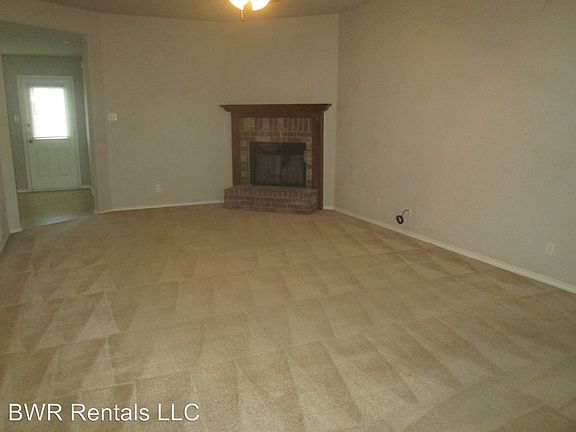 3rd image of 3407 Lorena Dr