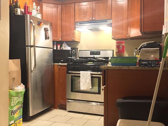 3rd image of 84 Egmont St #102