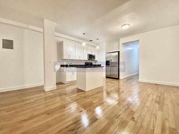 3rd image of 44 Bennett Ave APT 3D