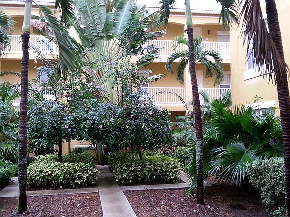 2nd image of 5045 Fairways Cir APT 104