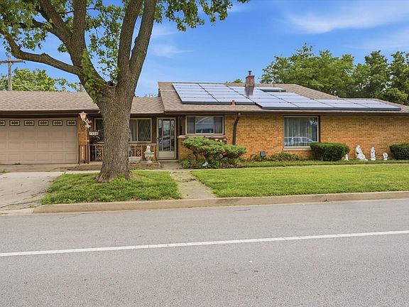 3rd image of 1556 Heidorn Ave