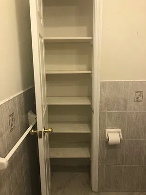 Rented by Alexander Bilu, LREB | media 21