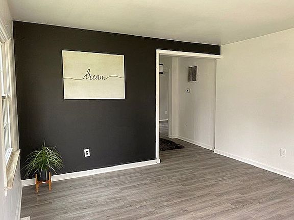 3rd image of 2119 Rowland Ave