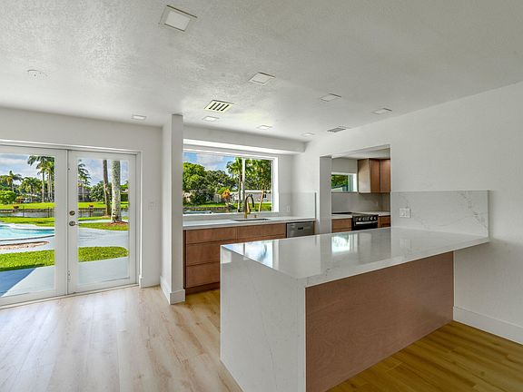 5th image of 8946 SW 52nd Court
