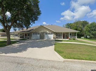 101 N 6th St APT A, Mapleton, IA 51034