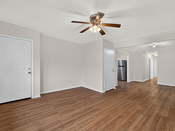 3rd image of 364 Princeton Ave Floor 1