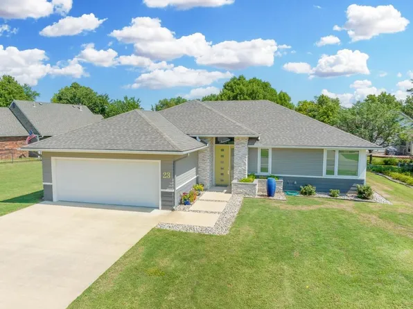 23 Shadybrook Dr, Wellington, KS 67152